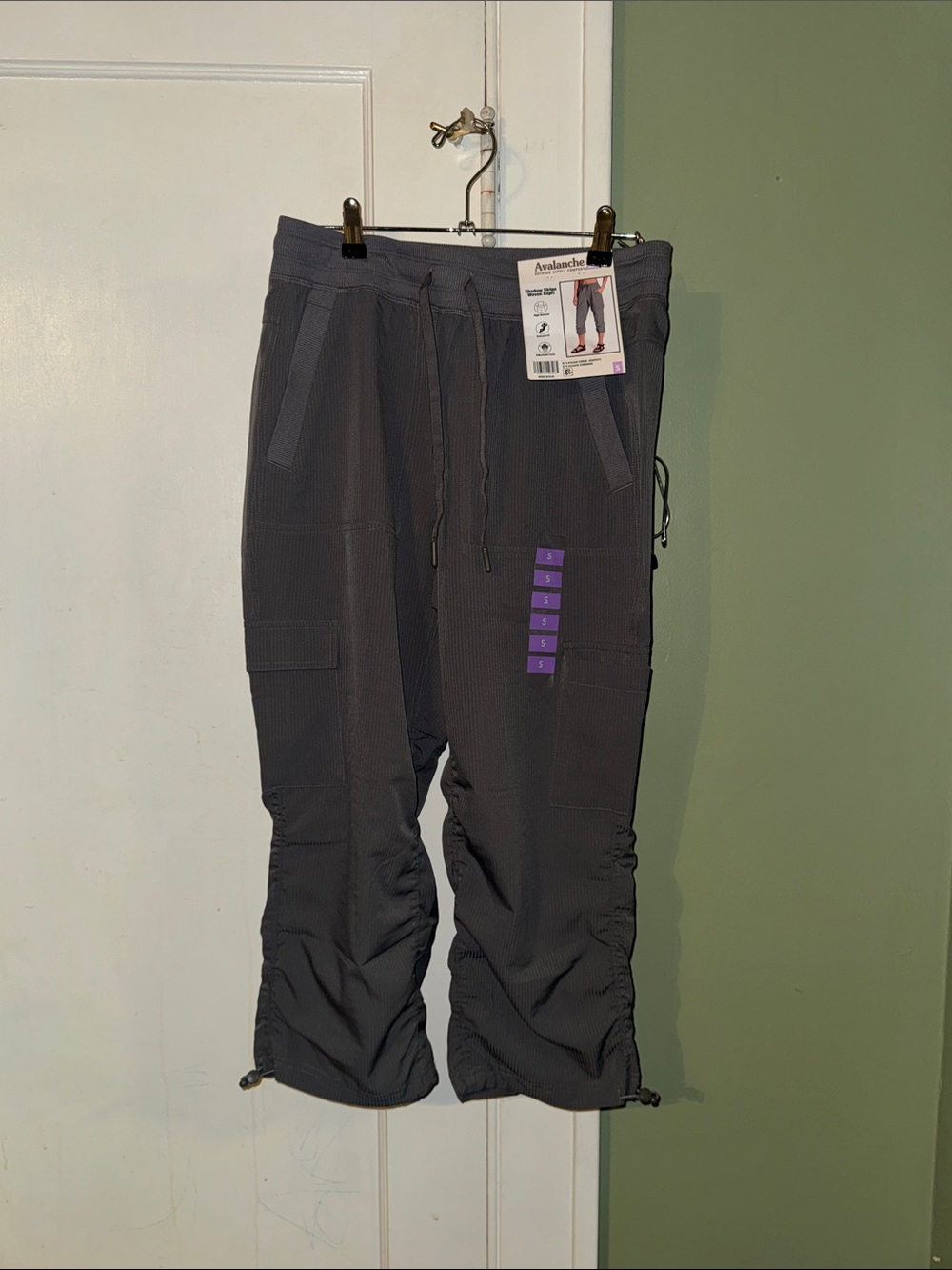 Avalanche Gray Graphite Cargo Woven Capri with Drawstring Small Lightweight